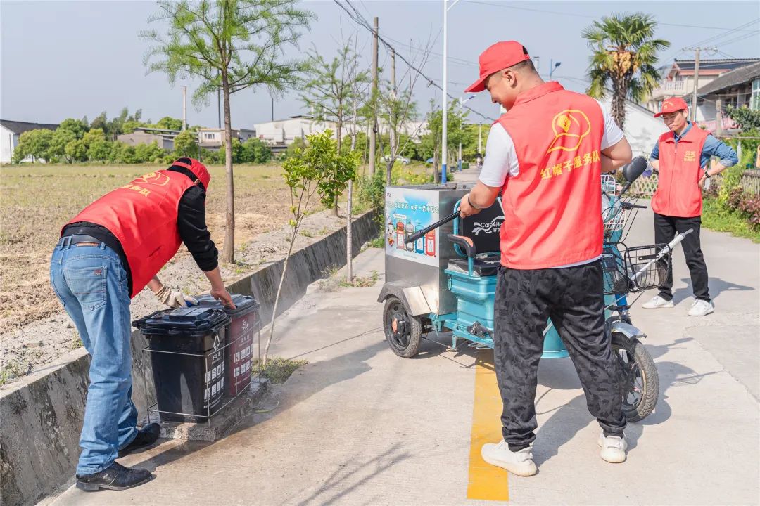 点赞！“小红帽”进社区啦！