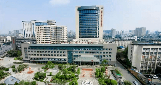 成都中医药大学眼科学院与香港理工大学眼科视光学院签署合作协议