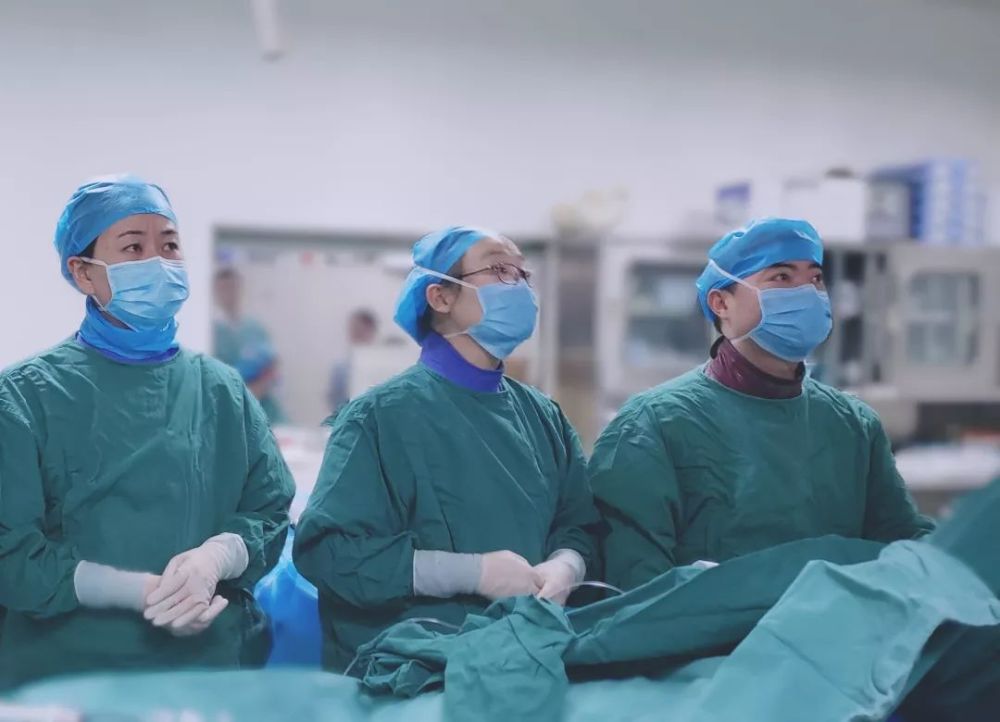 为心跳护航！四川蓝生脑科医院心血管内科成功为百岁老人植入心脏起搏器