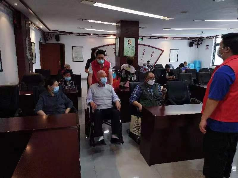 桂溪街道和平社区举办就业和社会保障政策宣传活动