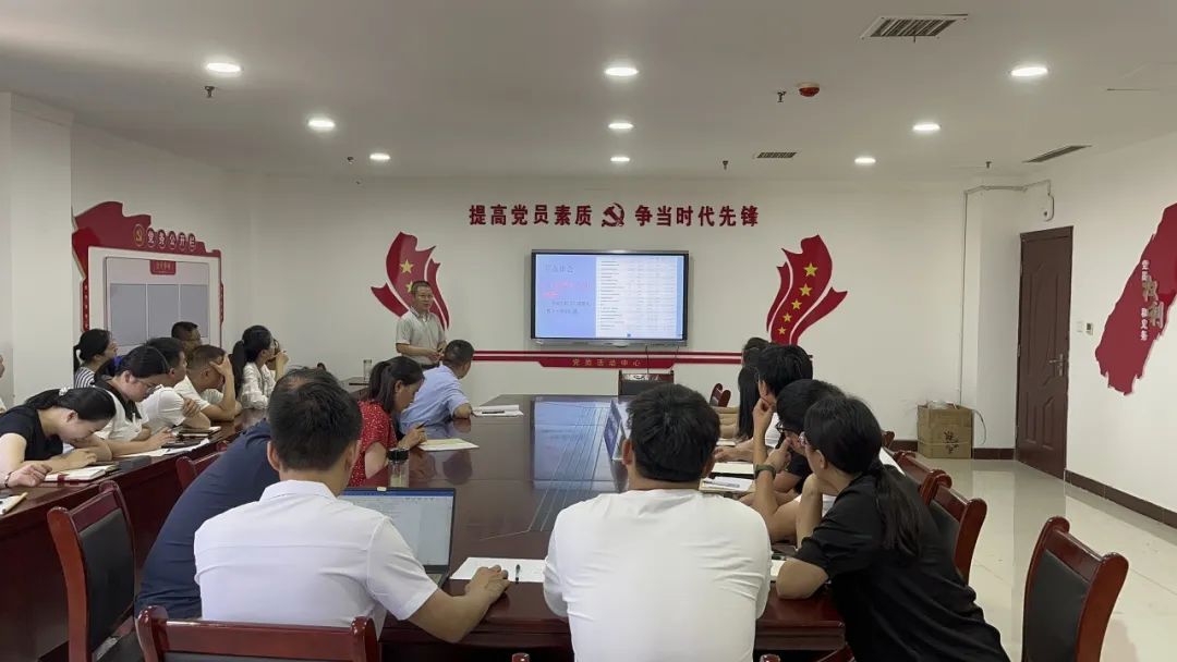 躬耕教坛 走进家庭