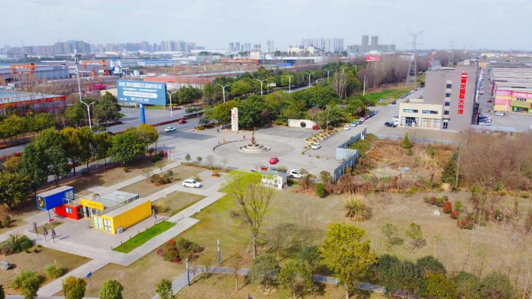 青白江特校乐团参加“花不语·陆港星星”乐团联合公益汇演活动