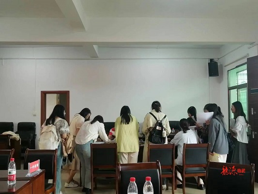 桂溪街道和平社区开展走进方志馆——“小小讲解员”现场面试活动