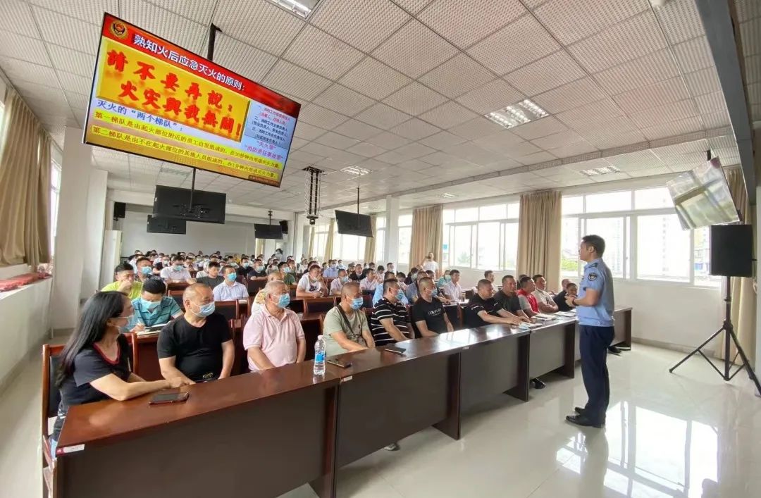 郫都区廉洁学校建设行动｜郫都一中绘好“廉教三色” 扎实推进廉洁学校建设