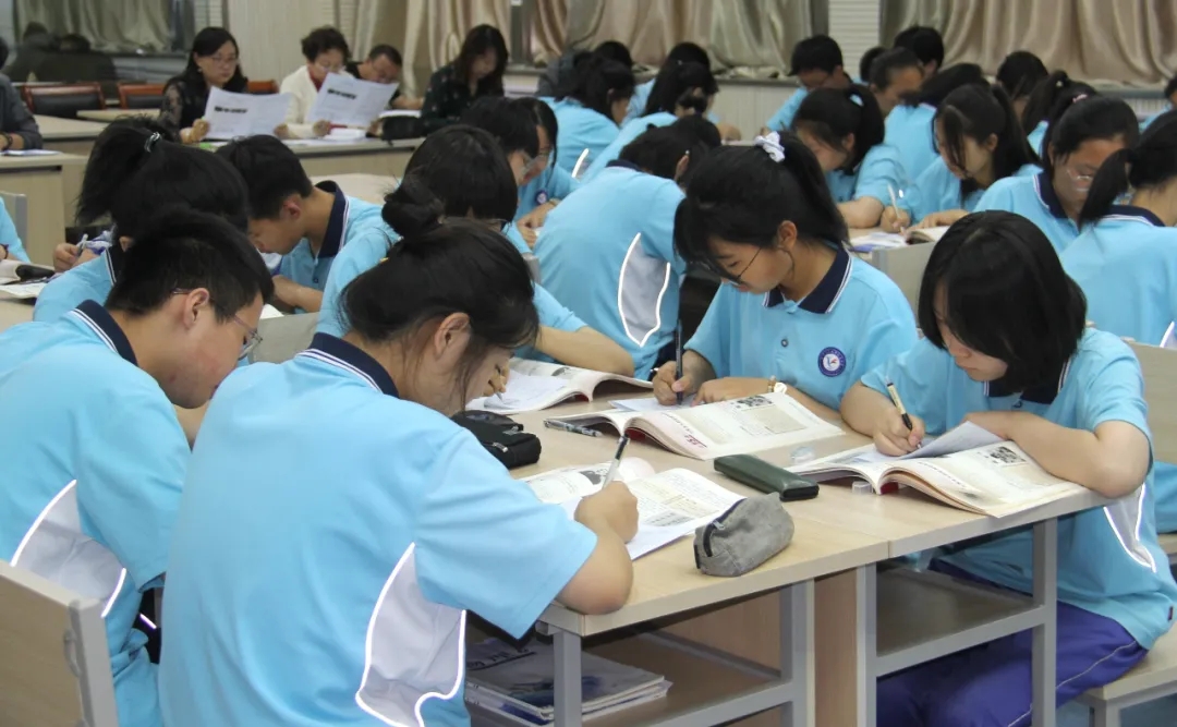 以心唤“新” 共筑教育梦——彭州市隆丰中学新教师培训篇章之一