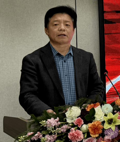 凝心聚力聚识 勤耕细琢致远