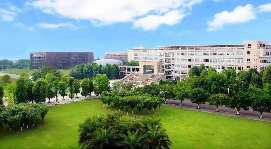 传承百年川大底蕴 涵养千年东坡文脉