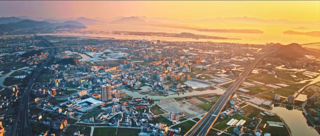 扮靓城乡道路“颜值” 绘建和美共富乡村