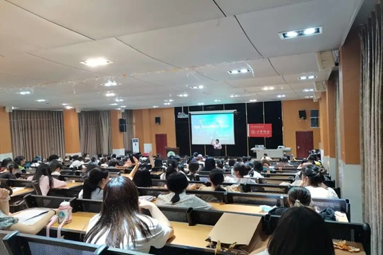 成都市第六届心理班会课优质课教学展示研讨活动在青羊区成功举办