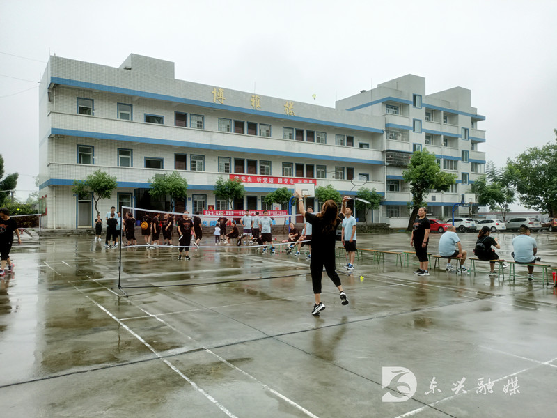 内江市东兴区牛牦山初级中学校举行2025年春季学期开学典礼