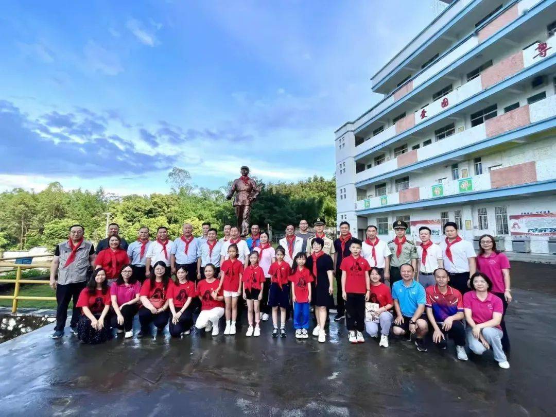 学雷锋“益”起来——青羊区少先队辅导员志愿服务队公益活动