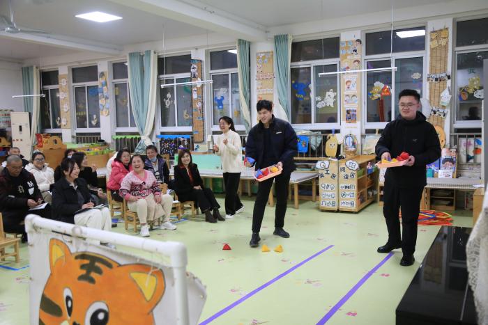 内江市东兴区同福学校召开2025年春季家长会