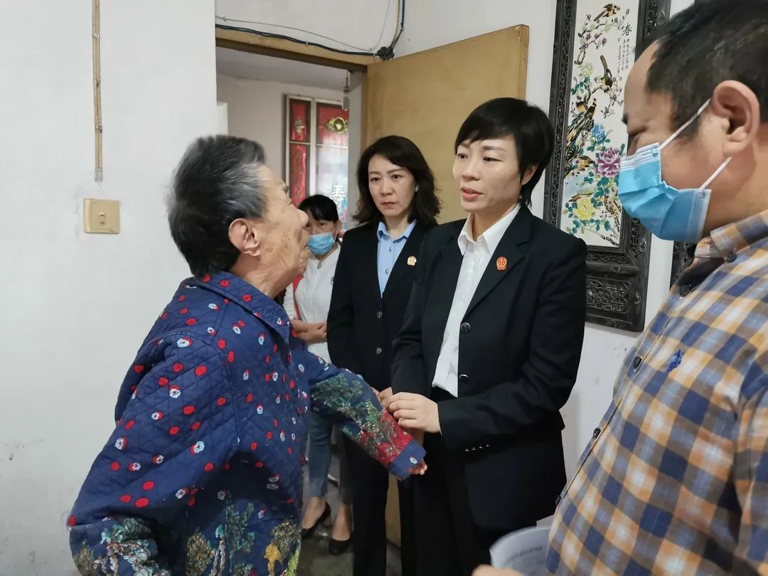 四川武胜县猛山司法所：登门为群众办实事获好评